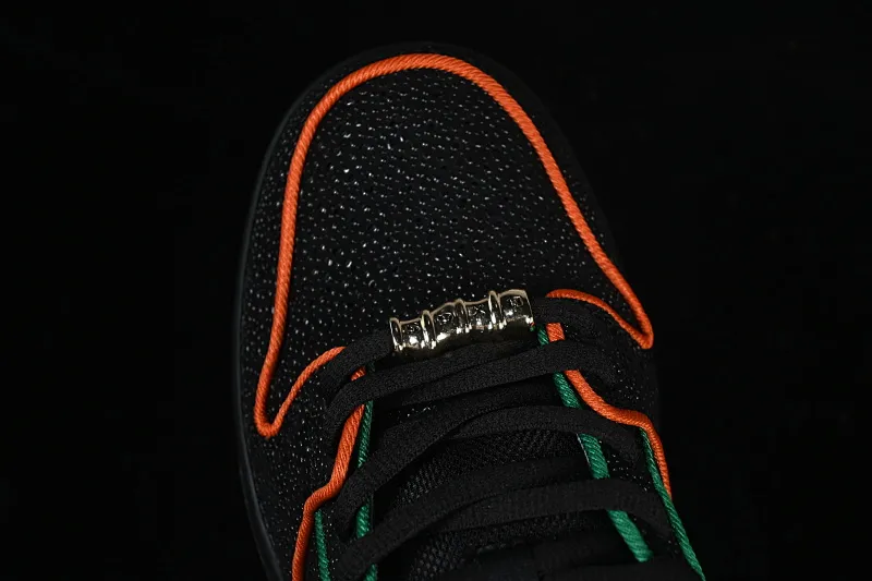 All categories Nk SB Dunk Series Nk SB Dunk Low low-top sneakers Bronx Girls Skate x Nike SB Dunk Low joint model low-top casual skateboard shoes HV1664-001